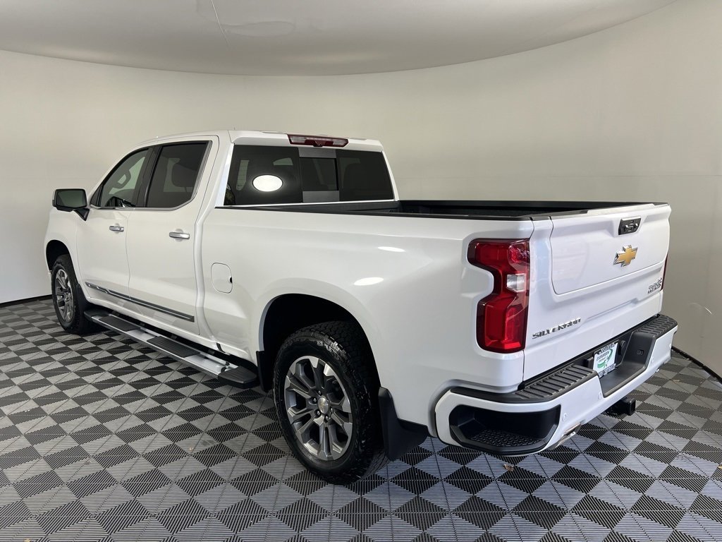 Used 2025 Chevrolet Silverado 1500 High Country w/ Technology Package image 7