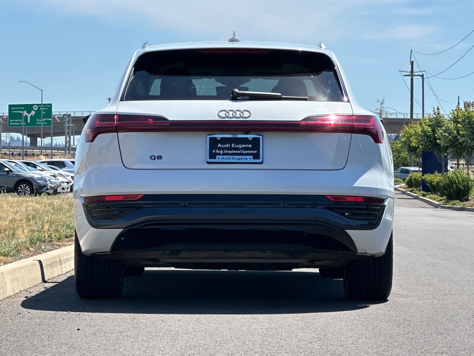 Used 2024 Audi Q8 e-tron Premium Plus w/ Premium Plus Package AWD/4WD image 4