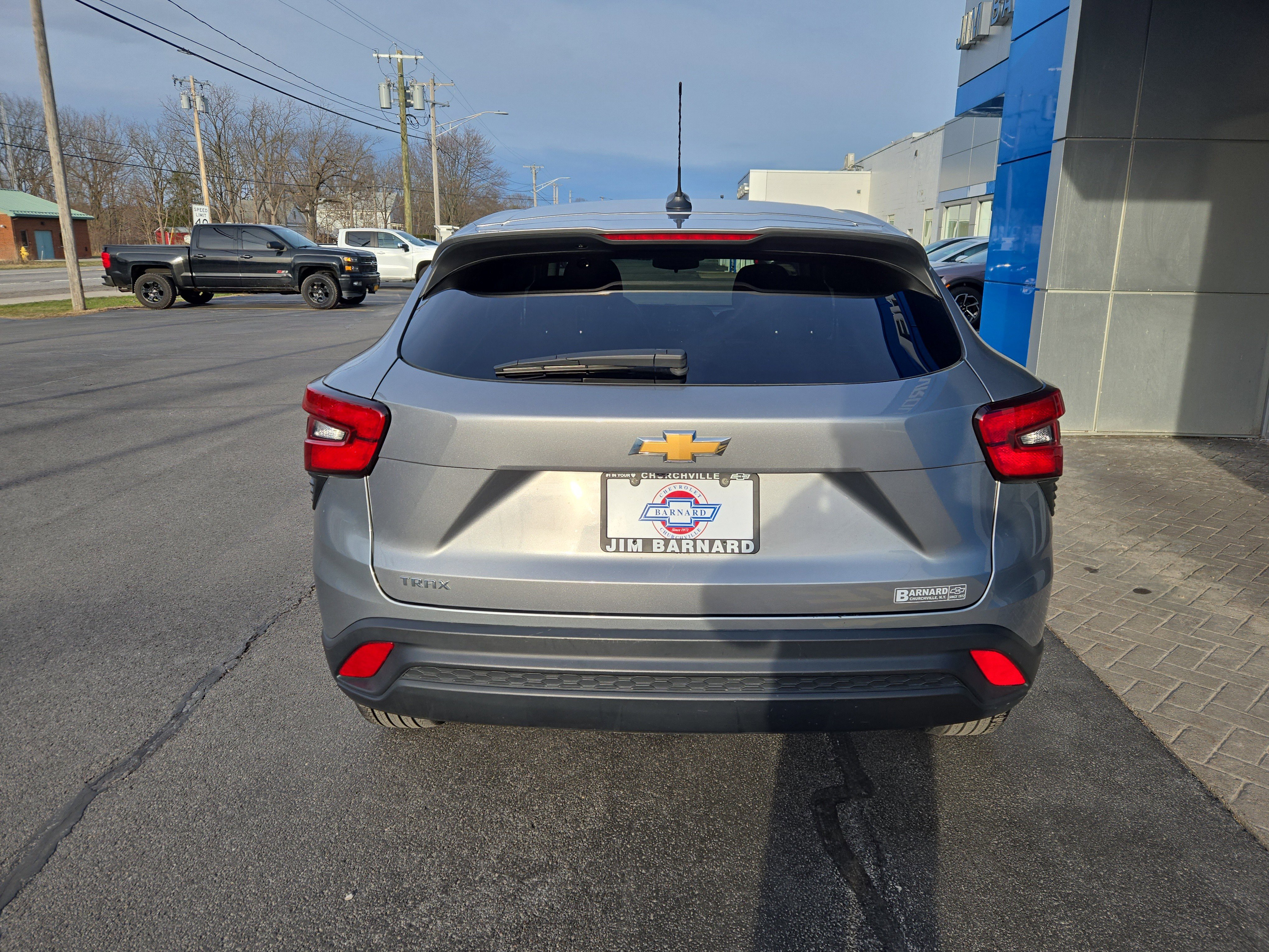 Used 2024 Chevrolet Trax LS w/ LS Convenience Package image 9