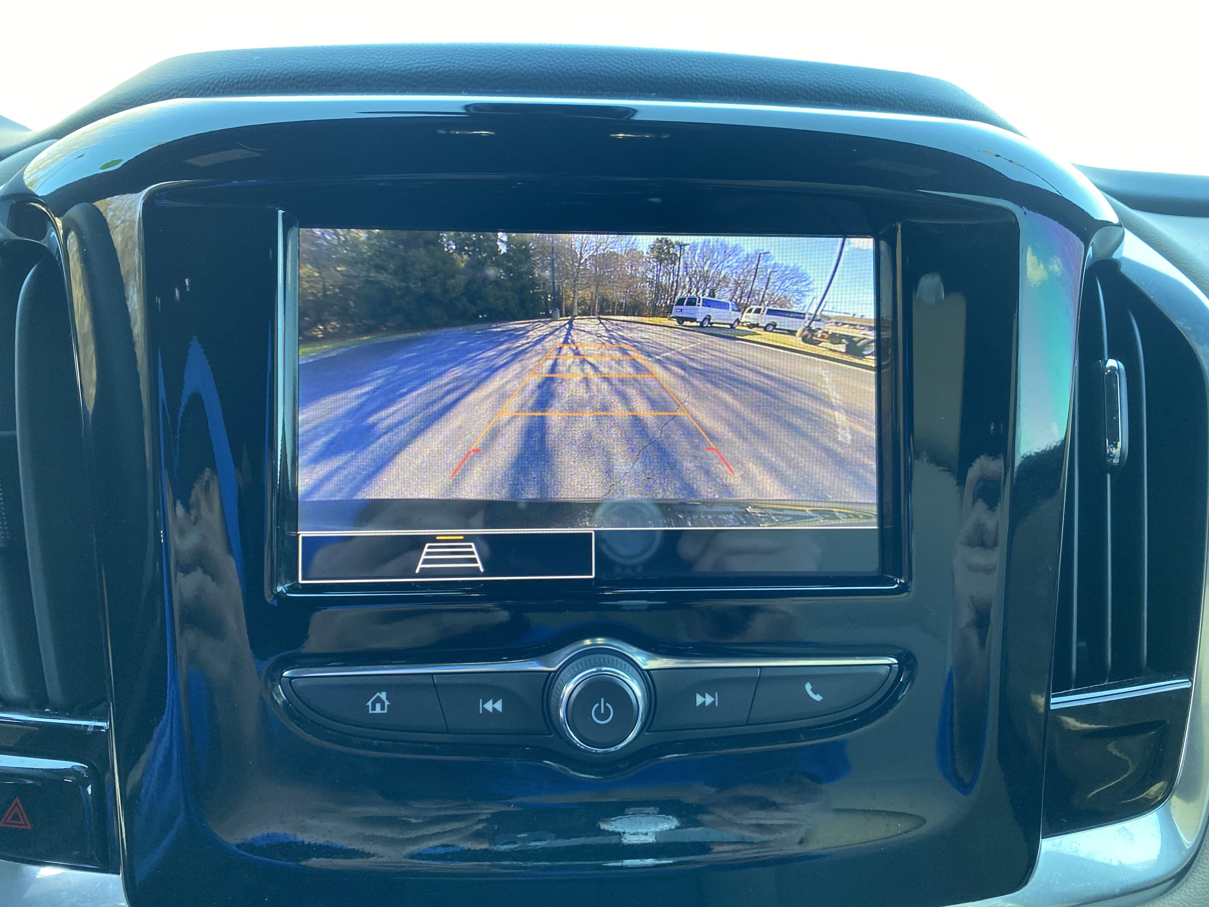 Used 2023 Chevrolet Traverse LS image 27