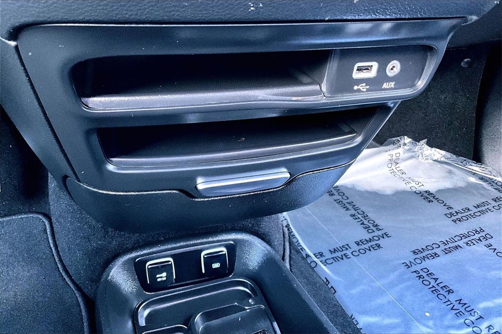 Used 2018 Chrysler Pacifica Touring-L w/ Premium Audio Group image 34