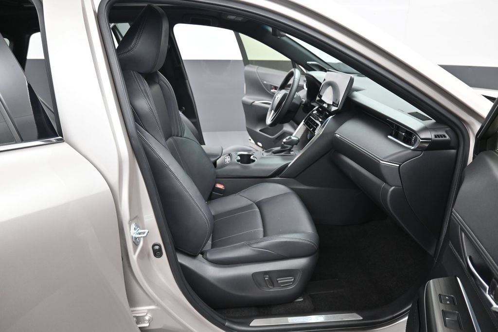 Certified 2021 Toyota Venza Limited w/ Advanced Technology Package AWD/4WD image 37