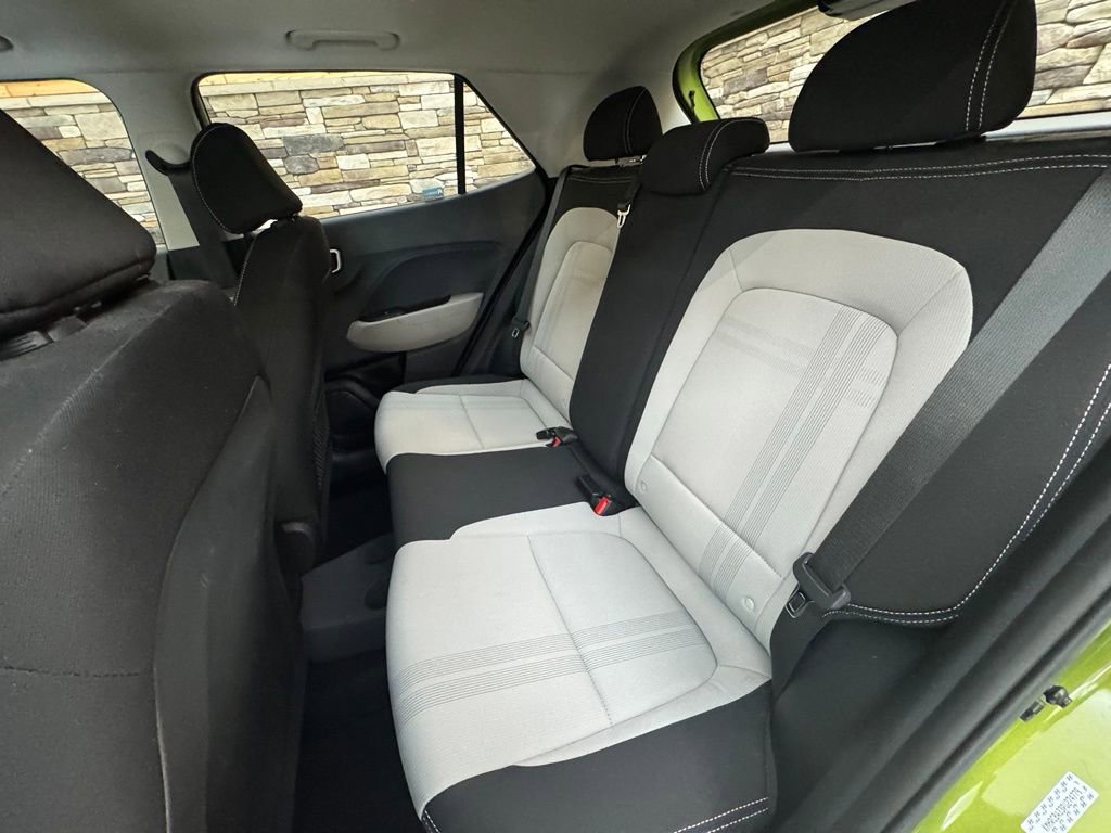 Used 2023 Hyundai Venue SEL FWD image 27