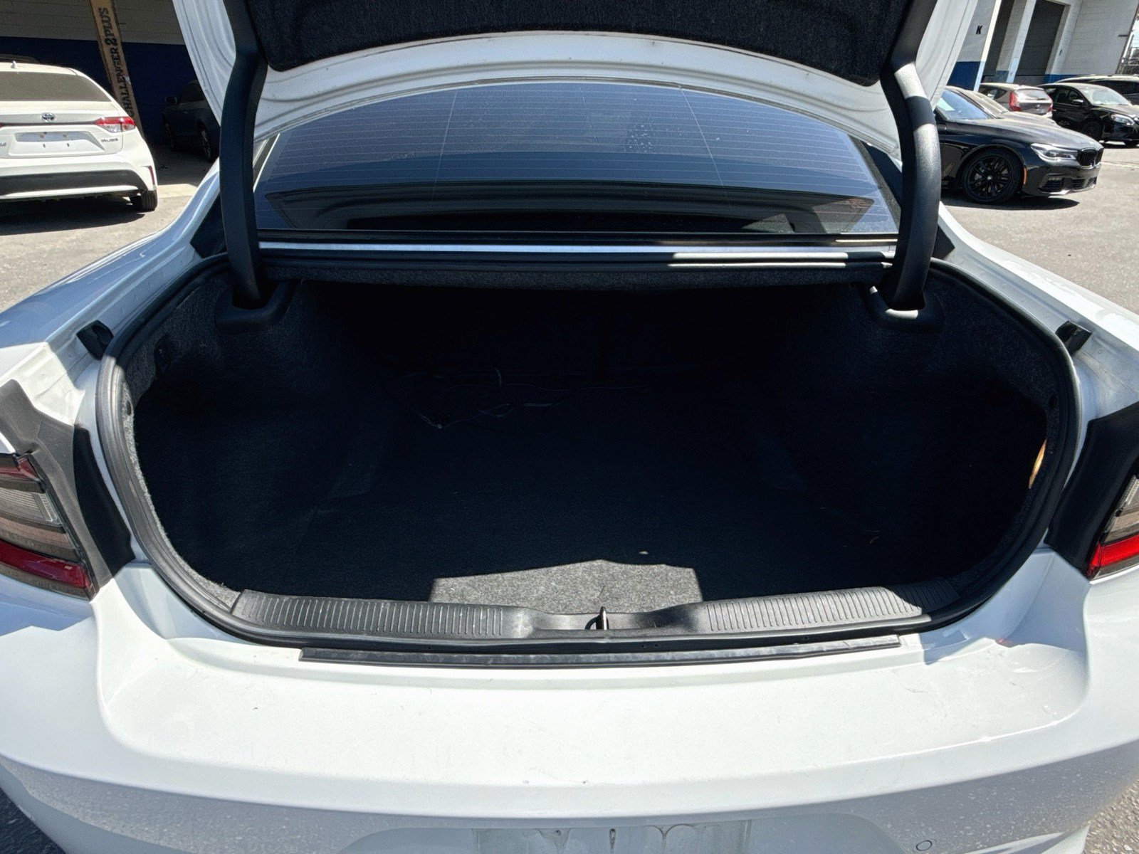 Used 2020 Dodge Charger R/T RWD image 15