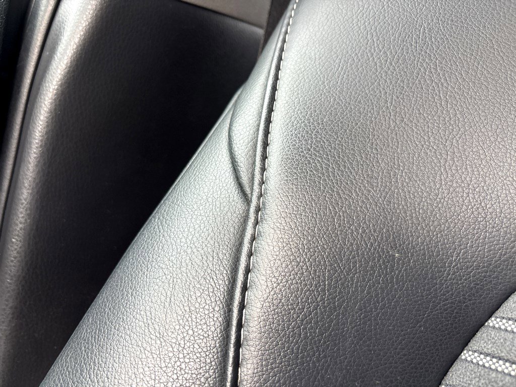 Used 2020 Toyota Camry SE image 4