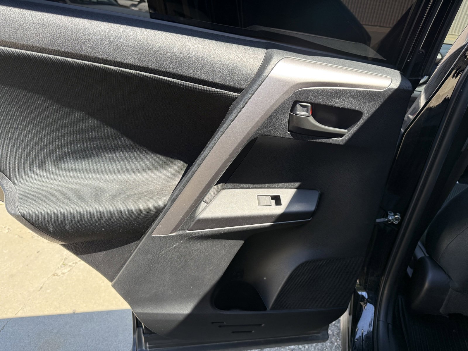 Used 2016 Toyota RAV4 LE image 15