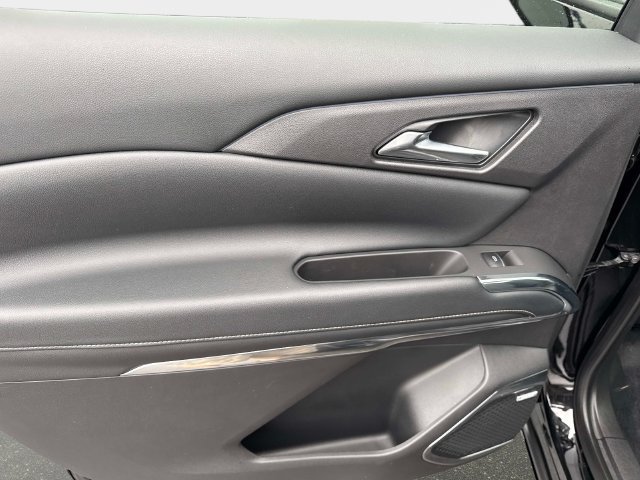 Used 2025 Chevrolet Traverse High Country AWD/4WD image 11