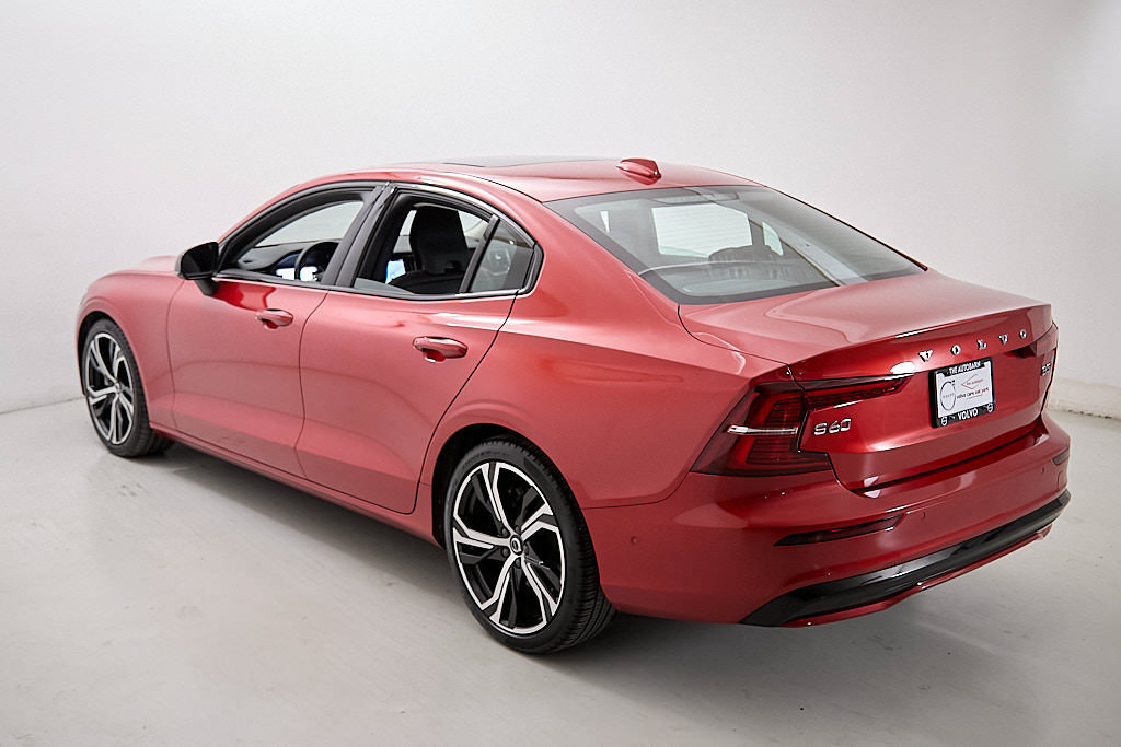 Certified 2024 Volvo S60 B5 Plus AWD/4WD image 7