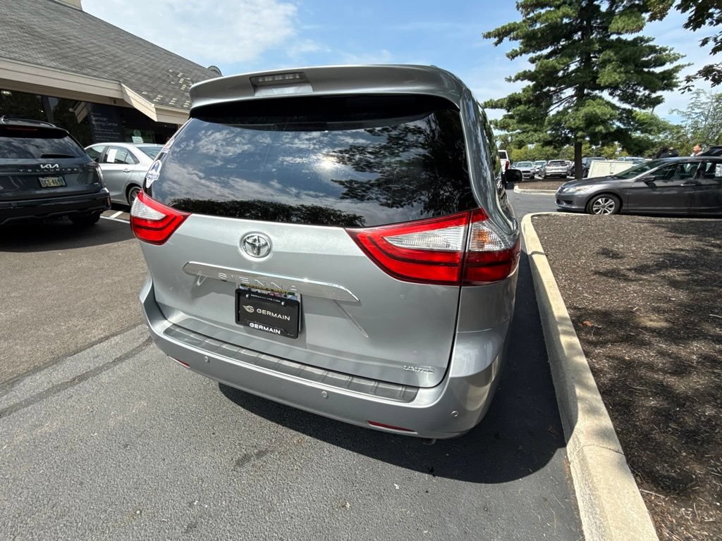 Used 2015 Toyota Sienna Limited Premium w/ Advanced Technology Package FWD image 6