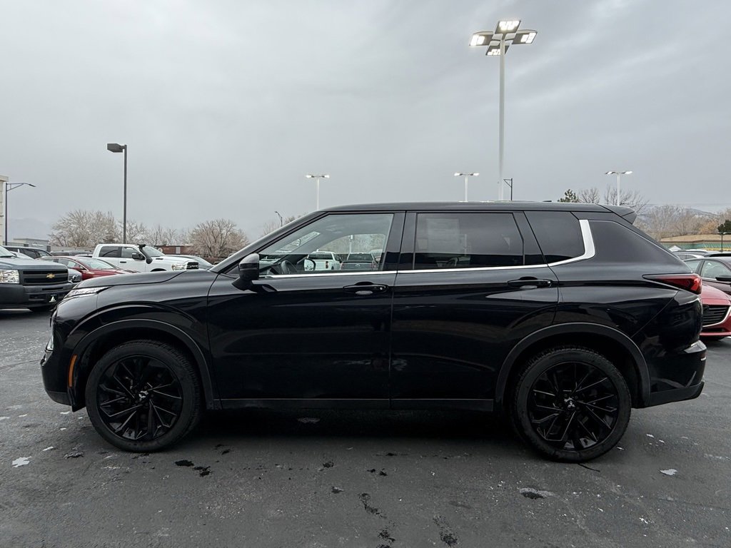 Used 2024 Mitsubishi Outlander SE image 4