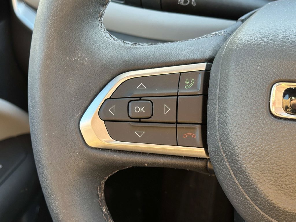 Used 2024 Jeep Compass Limited w/ Sun and Sound Group AWD/4WD image 23
