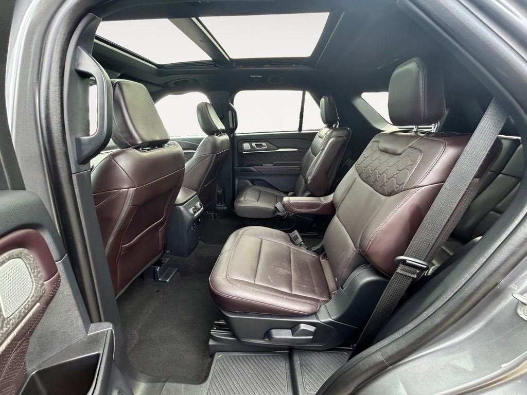 Used 2025 Ford Explorer Platinum w/ LUX Leather Package AWD/4WD image 11