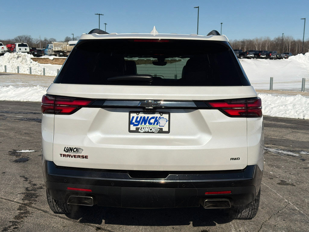 Used 2022 Chevrolet Traverse Premier w/ Redline Edition AWD/4WD image 3