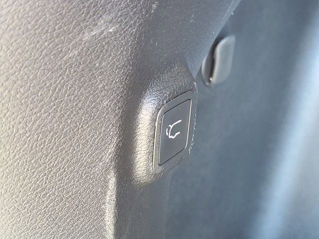 Used 2019 Jeep Cherokee Limited image 35