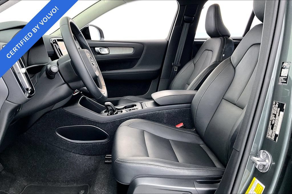 Used 2026 Volvo XC40 B4 Core w/ Climate Package FWD image 26
