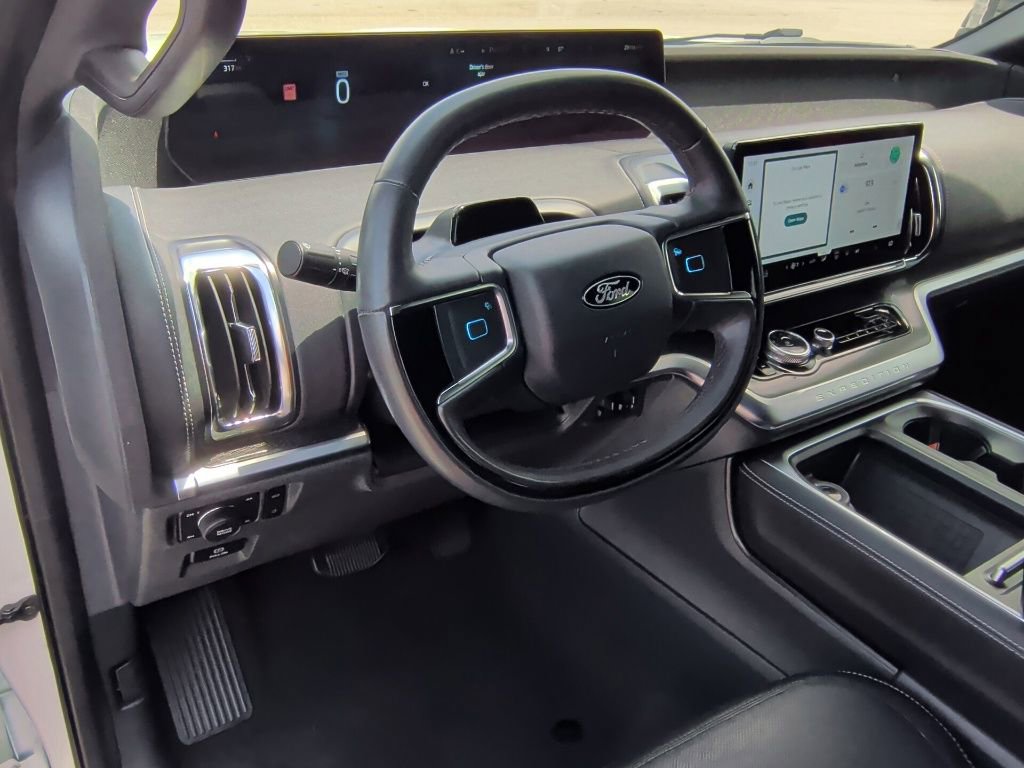 Used 2025 Ford Expedition Max Platinum w/ Stealth Appearance Package AWD/4WD image 15