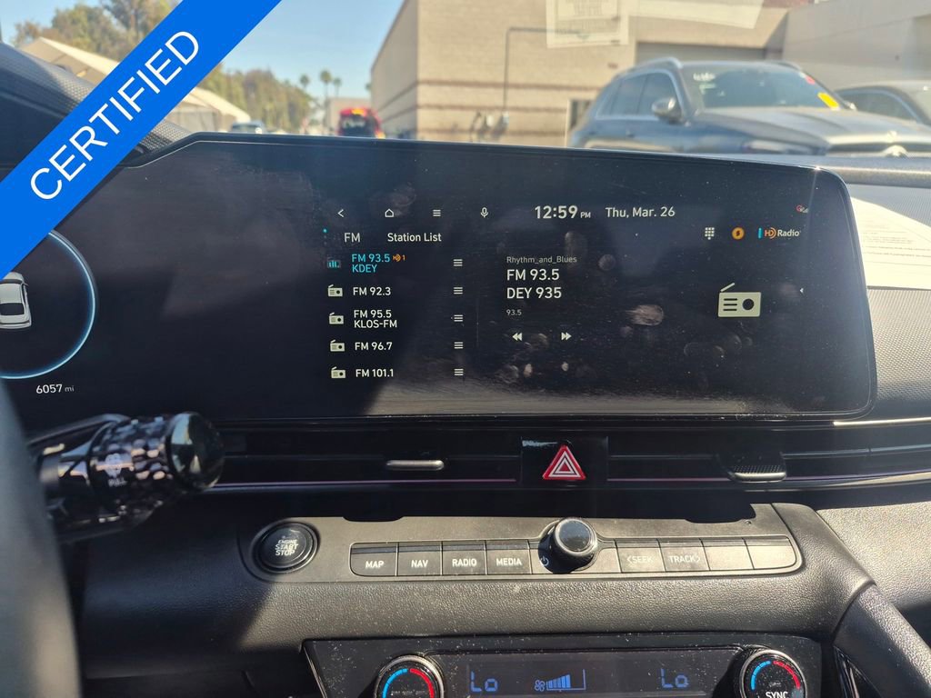 Used 2025 Hyundai Elantra SEL image 21