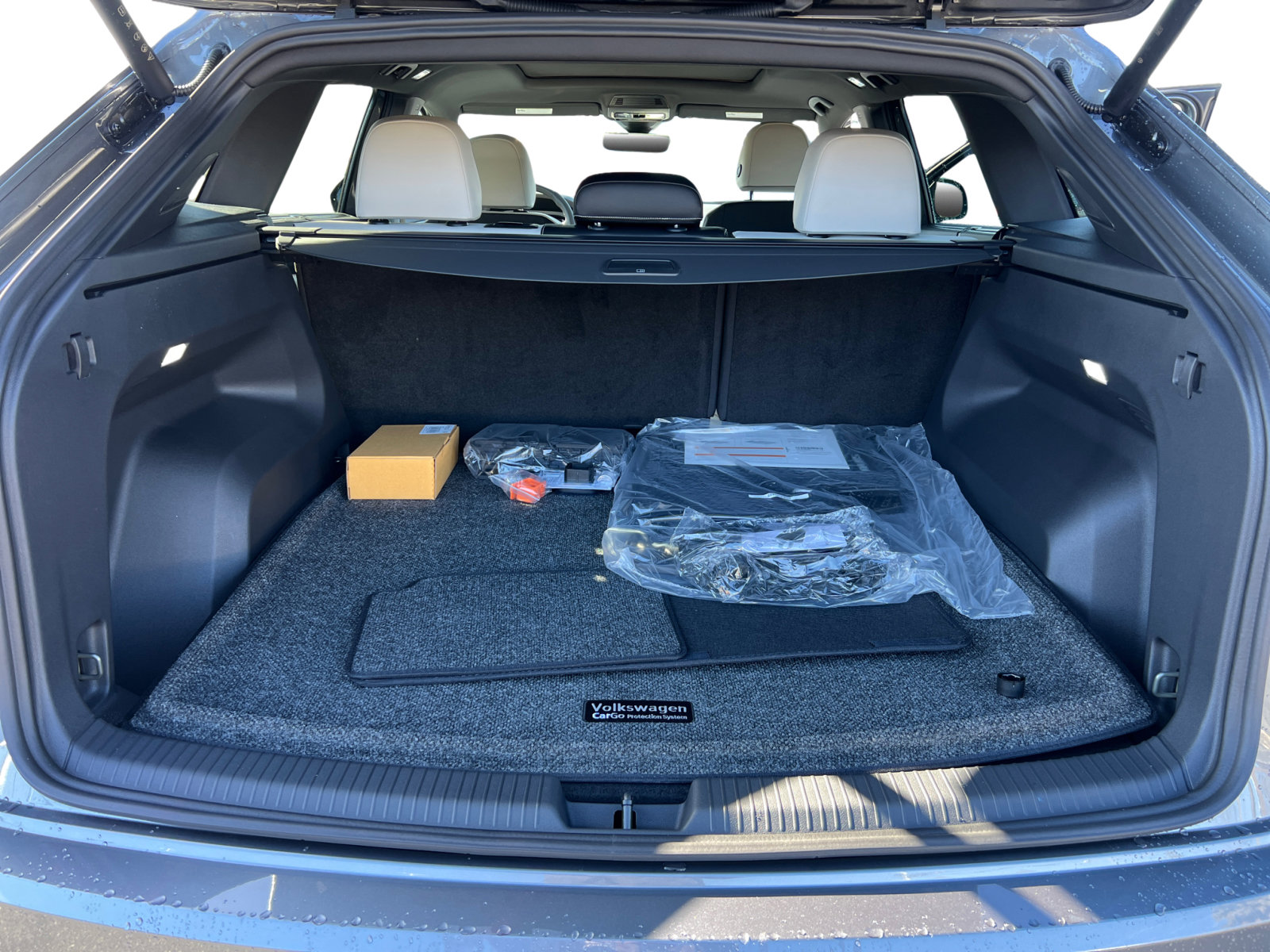 New 2025 Volkswagen Atlas Cross Sport SEL Premium R-Line image 17