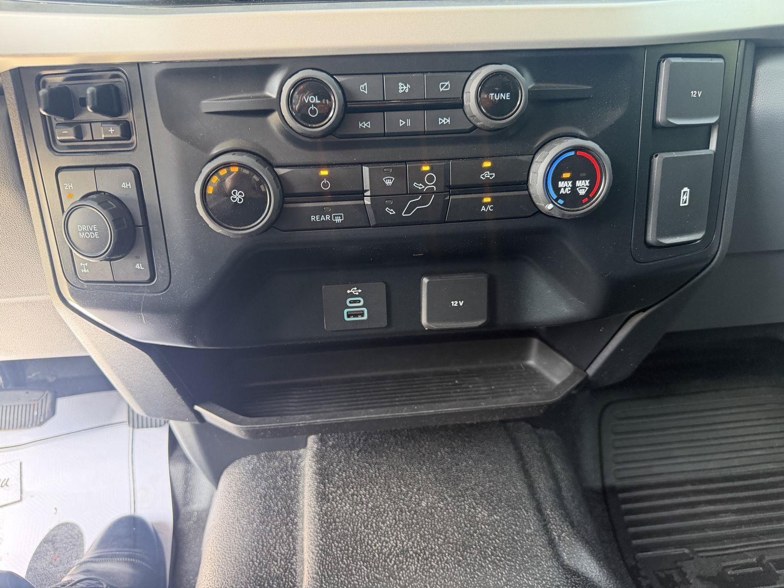 Used 2023 Ford F250 XL w/ Snow Plow/Camper Package AWD/4WD image 21