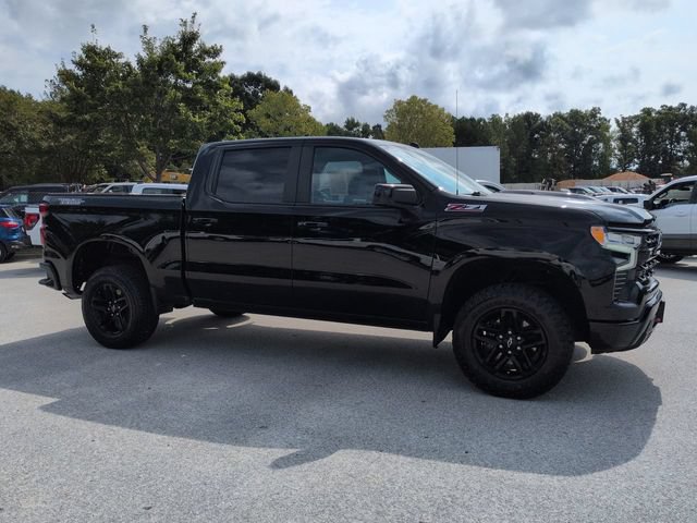 Used 2022 Chevrolet Silverado 1500 LT Trail Boss w/ LPO, Dark Essentials Package AWD/4WD image 2
