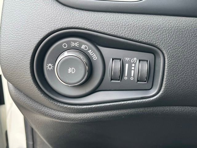 Used 2023 Jeep Renegade Limited w/ Limited Elite Group AWD/4WD image 19
