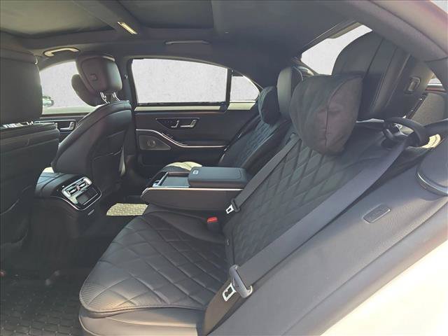 Used 2025 Mercedes-Benz S 580 4MATIC Sedan image 16