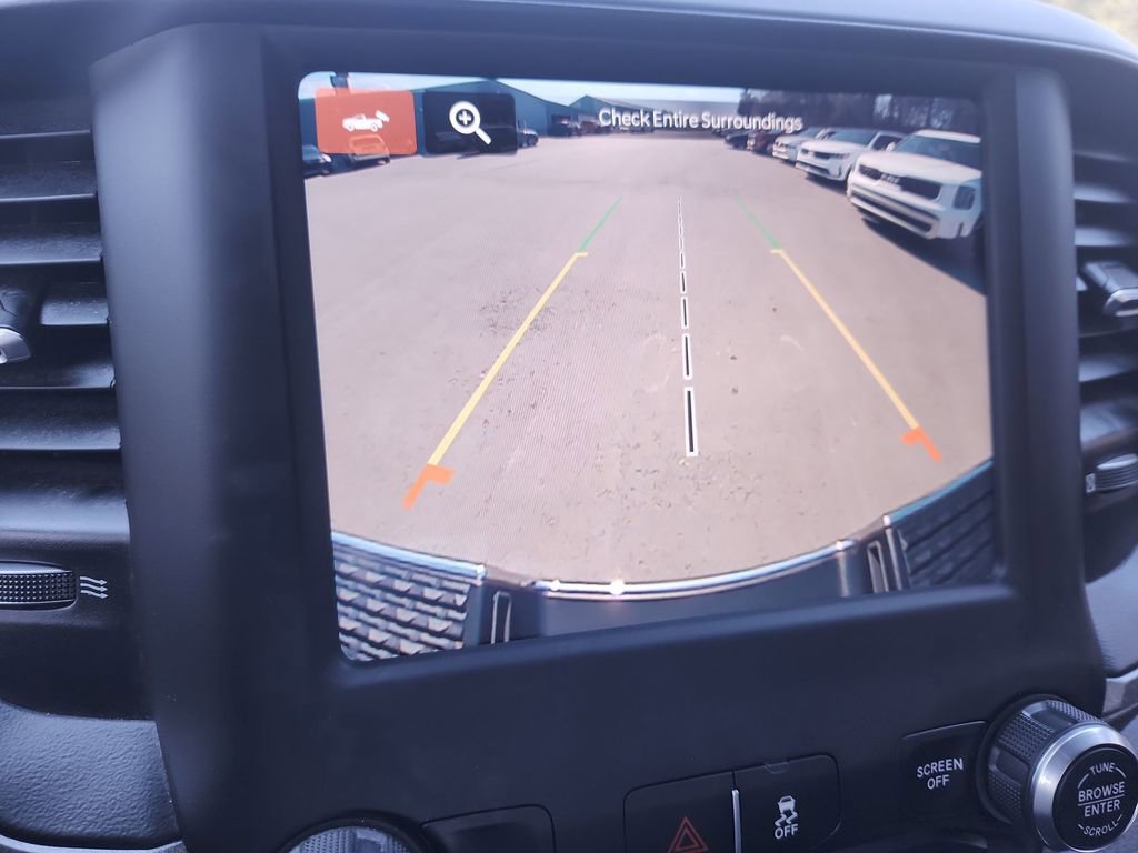 Used 2024 RAM 3500 Tradesman w/ Chrome Appearance Group image 17