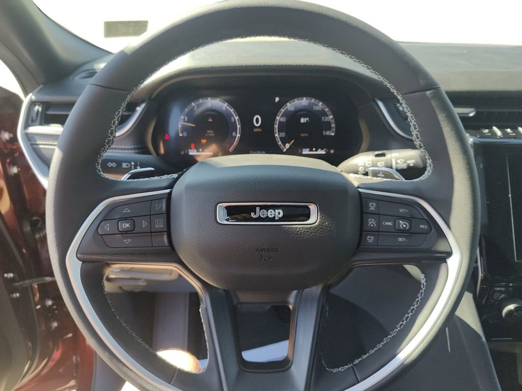 New 2025 Jeep Grand Cherokee 4WD image 14