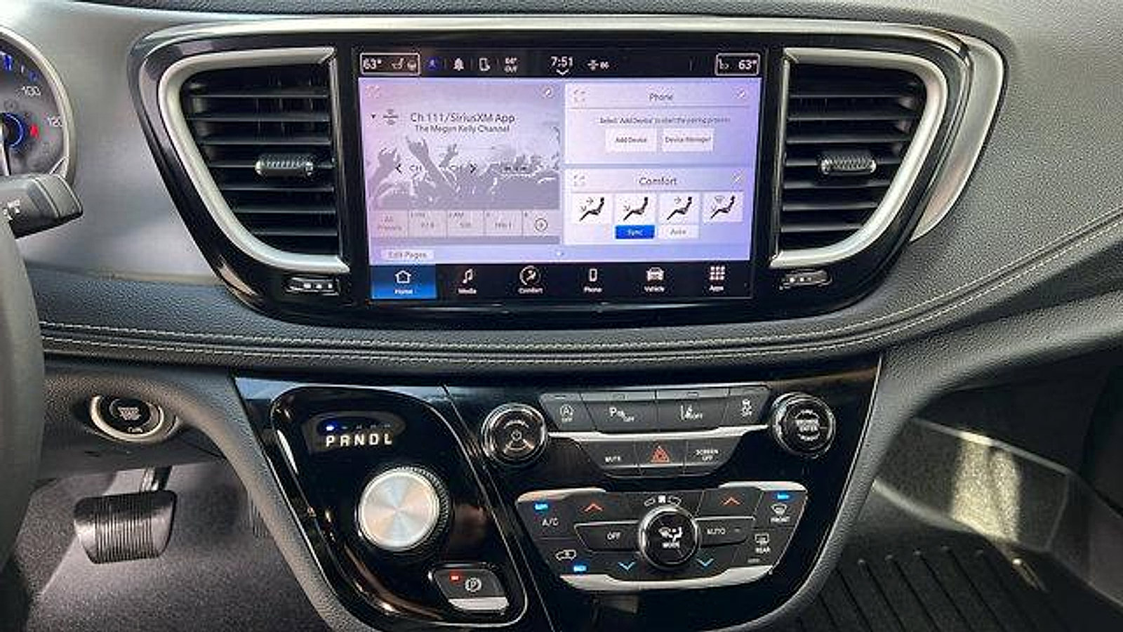 Used 2023 Chrysler Pacifica Touring image 20