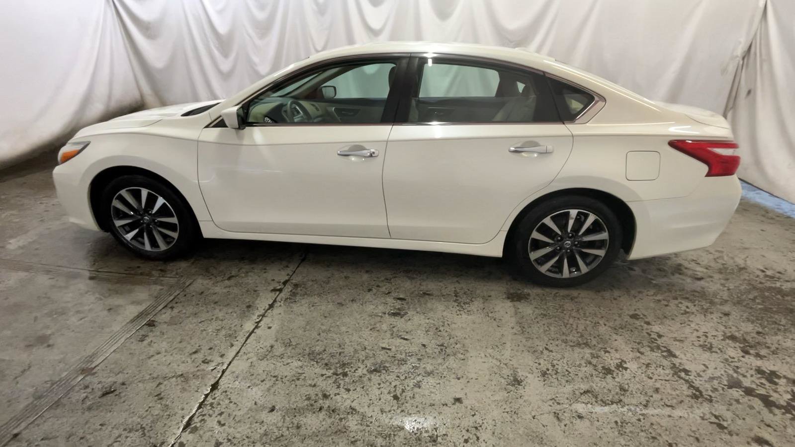 Used 2017 Nissan Altima 2.5 SV FWD image 13