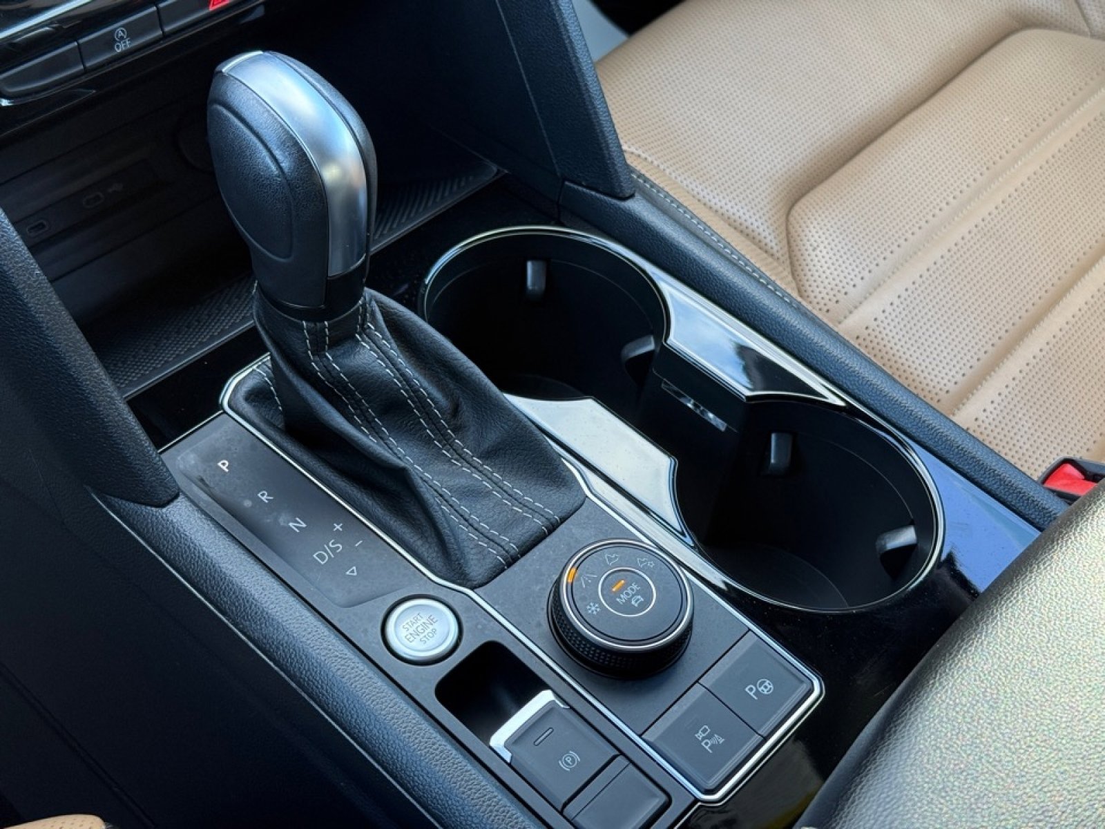 Used 2022 Volkswagen Atlas Cross Sport SEL Premium R-Line image 29