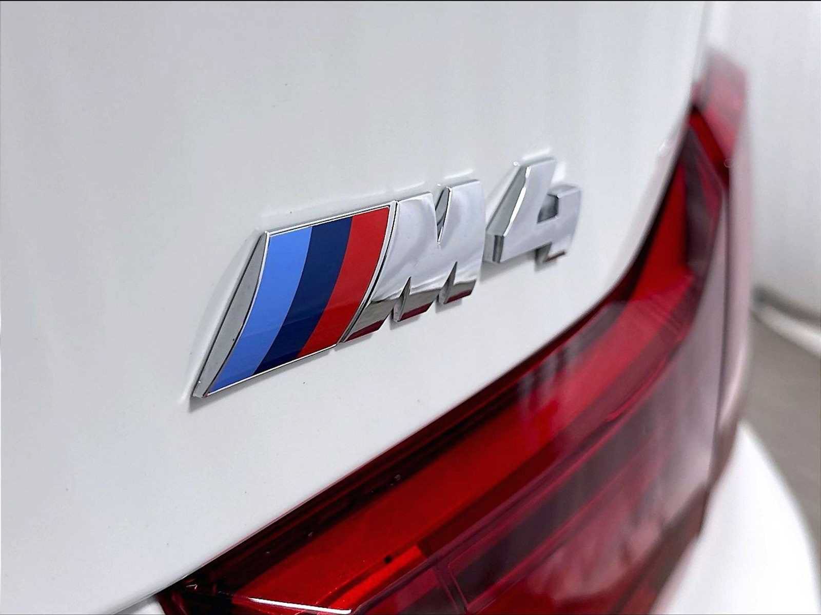 Used 2019 BMW M4 Coupe w/ Executive Package RWD image 33