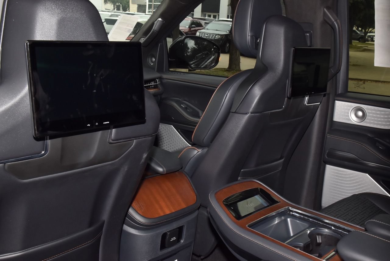 New 2026 Lincoln Navigator Black Label AWD/4WD image 19