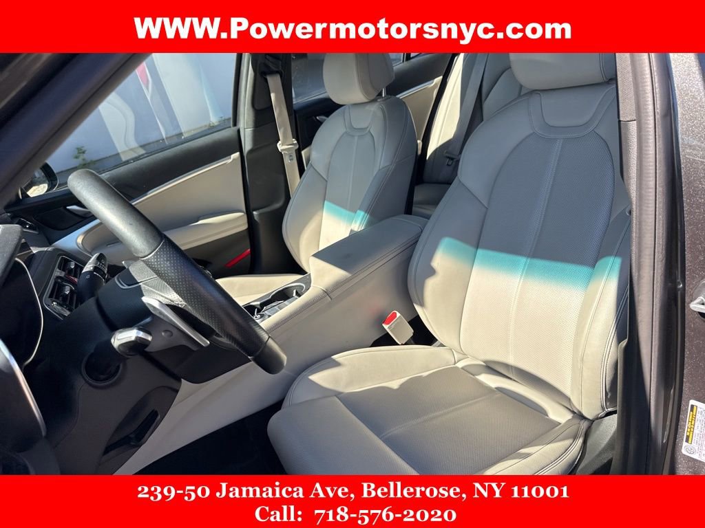 Used 2023 Genesis G70 2.0T image 30