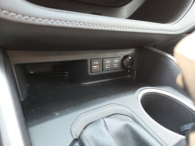 Used 2023 Toyota Highlander XLE AWD/4WD image 18