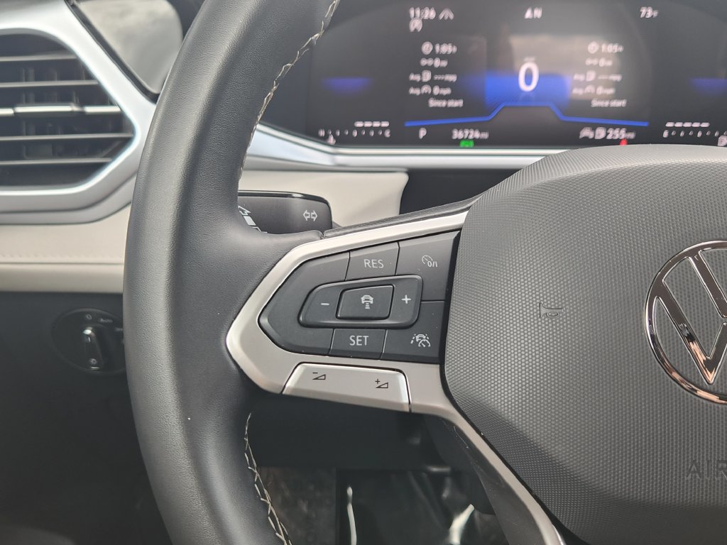 Used 2025 Volkswagen Taos SE AWD/4WD image 17