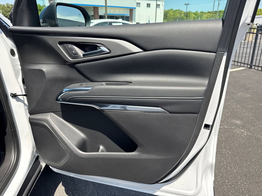 New 2026 Chevrolet Traverse LT w/ Driver Confidence Package FWD image 15