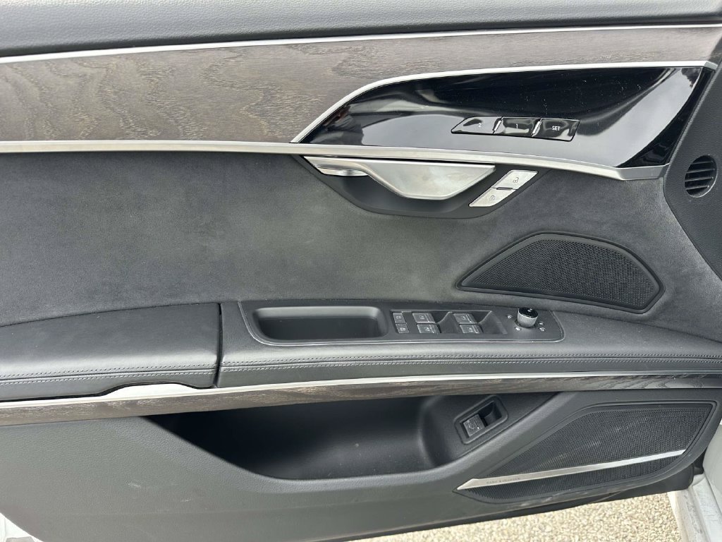 Used 2022 Audi A8 L 3.0T AWD/4WD image 17
