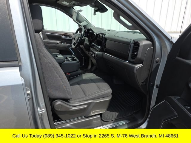 Used 2023 Chevrolet Silverado 1500 LT AWD/4WD image 42