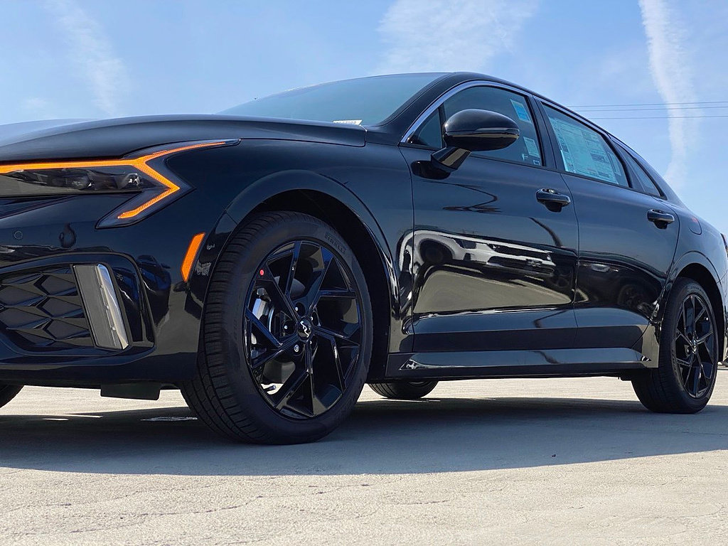 New 2026 Kia K5 GT-Line w/ GT-Line Premium Package FWD image 11