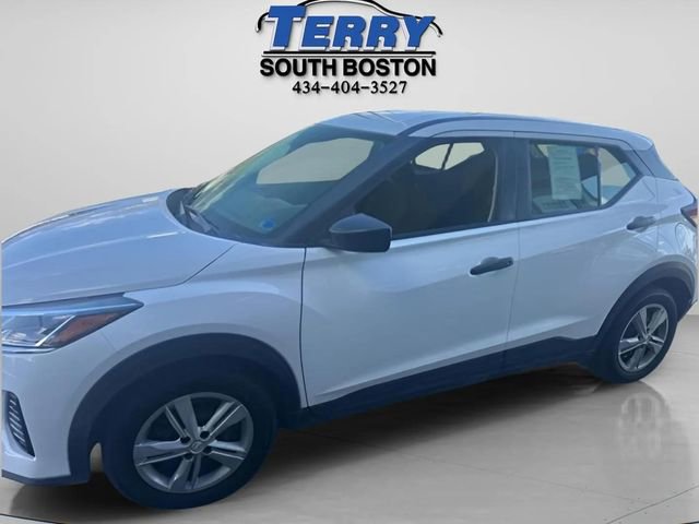 Used 2021 Nissan Kicks S image 3