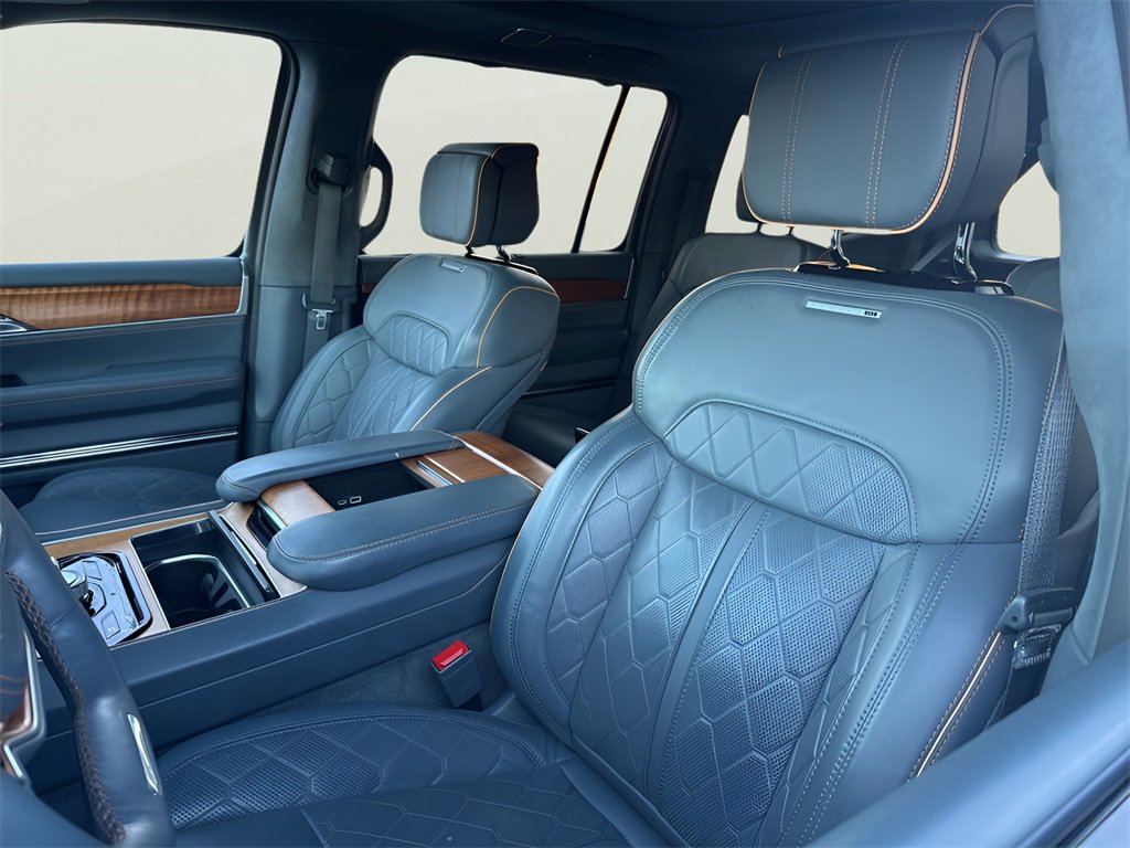 Used 2024 Jeep Grand Wagoneer Series III w/ HD Trailer Tow Package image 19