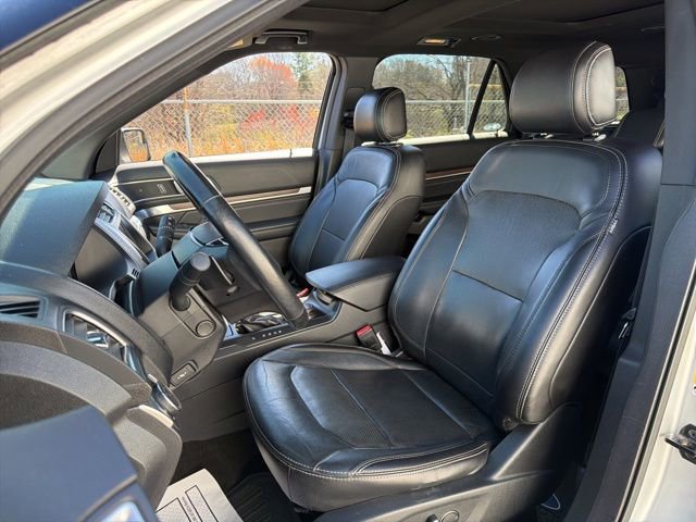 Used 2017 Ford Explorer Limited image 27