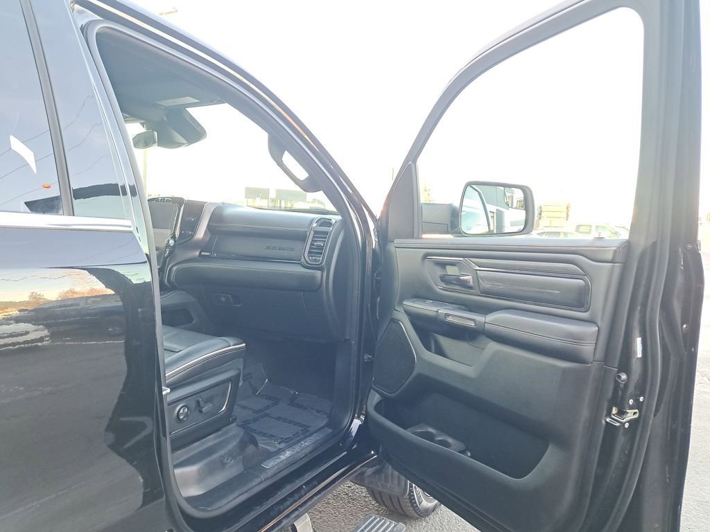 Used 2022 RAM 1500 Limited w/ Body-Colour Bumper Group image 16