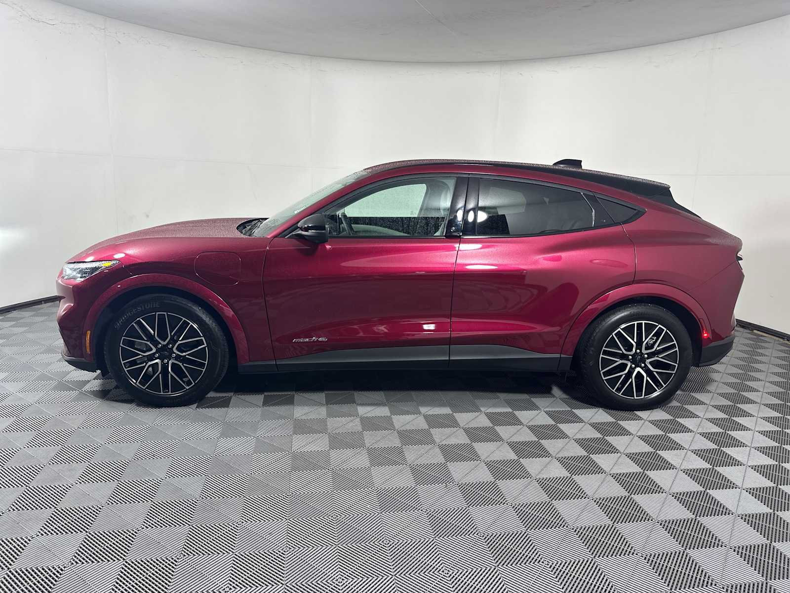 Used 2025 Ford Mustang Mach-E Premium AWD/4WD image 5
