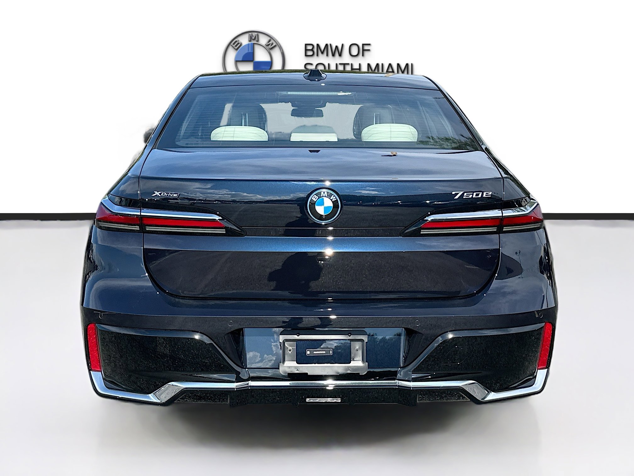 New 2026 BMW 750e xDrive image 5