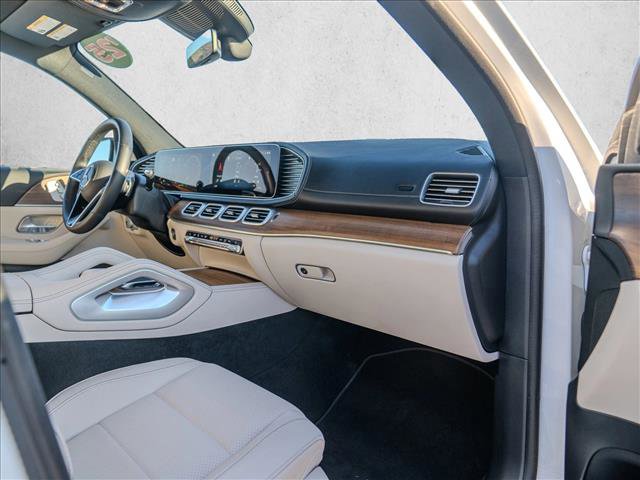 Used 2025 Mercedes-Benz GLS 450 4MATIC image 24