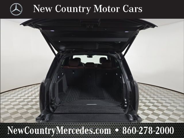 Used 2023 Land Rover Range Rover SE image 8