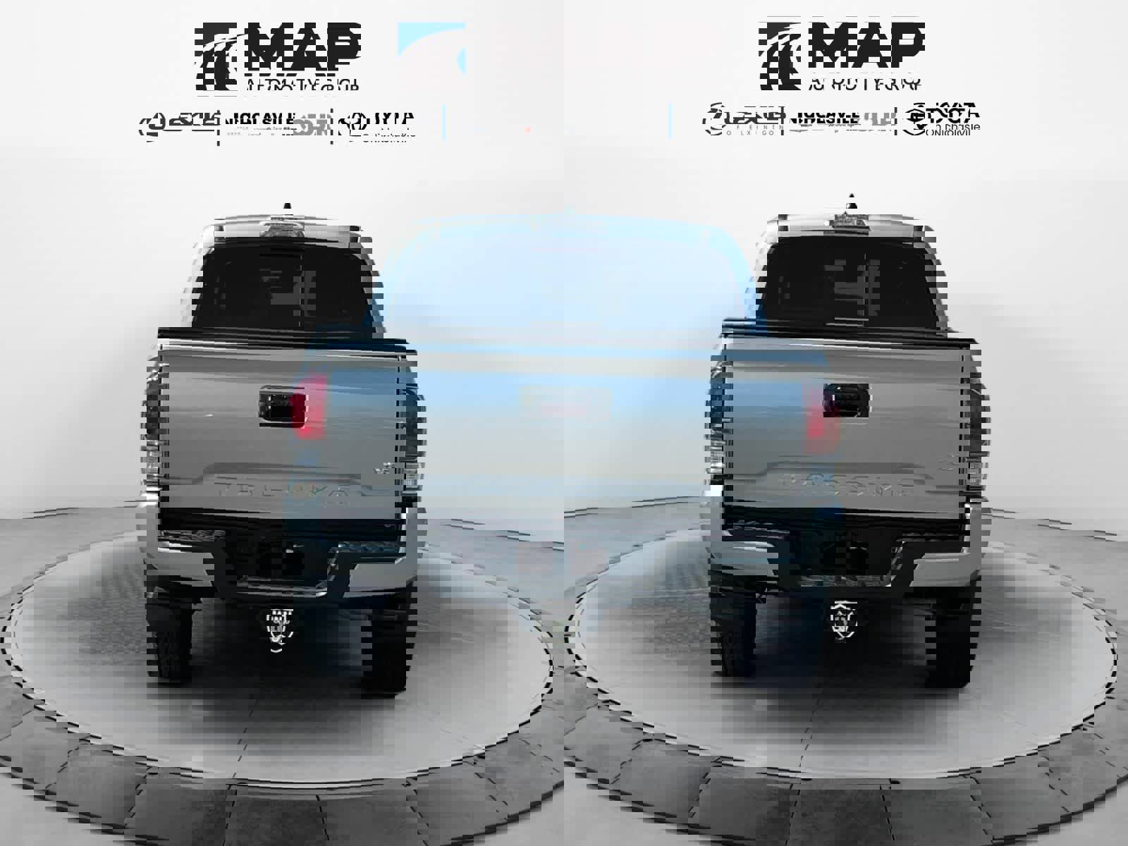 Used 2023 Toyota Tacoma TRD Sport AWD/4WD image 4