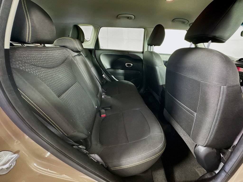 Used 2014 Kia Soul + FWD image 30